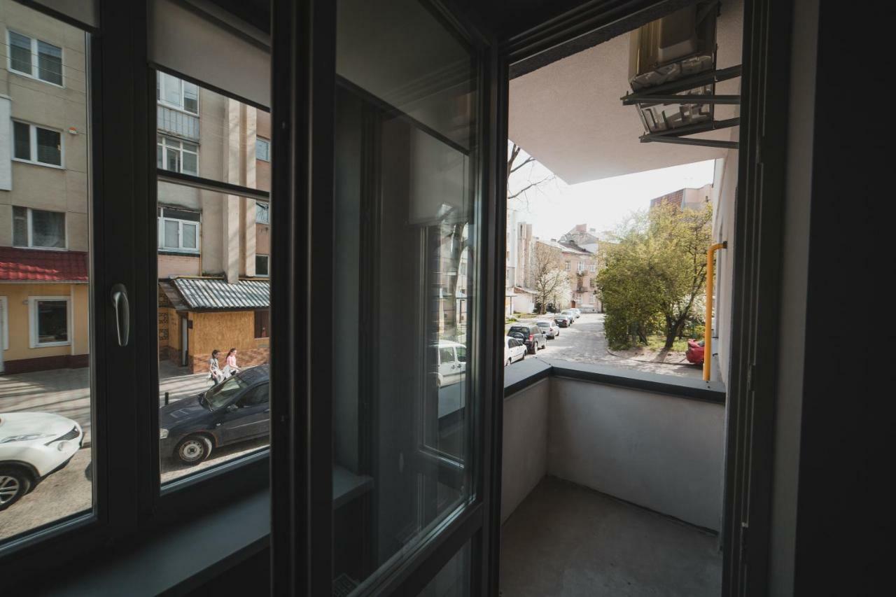 Apart-Hotel Kostjukowski Apartments Nizhynska 17 Lviv Exterior foto